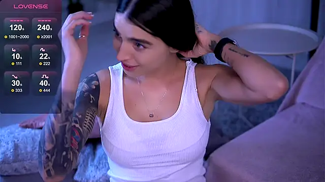 PureEllie online show from November 6, 2025, 4:16 am