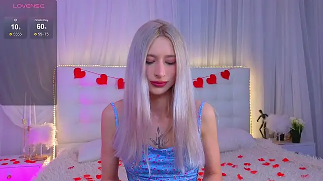 Monica Leen online show from February 14, 2026, 6:24 am