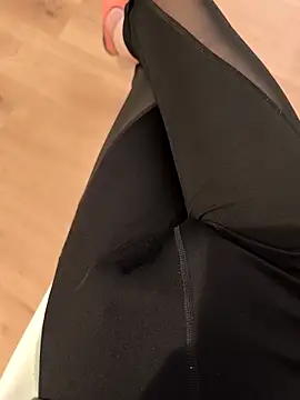 luckylover2024 online show from March 27, 2026, 6:20 pm