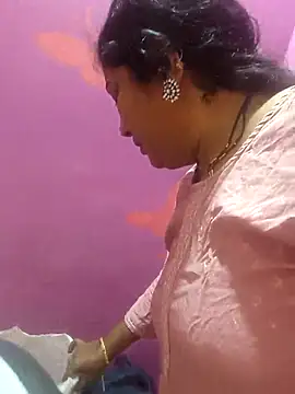 Snapshot of Aunty_Boy_143 chatting on September 25, 2025, 10:54 am Aunty Boy 143 online show from September 25, 2025, 10:54 am