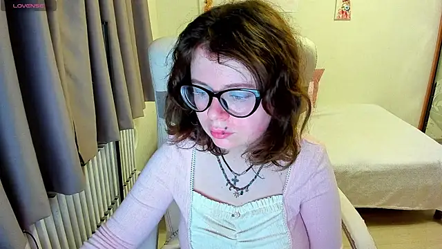 MilisaSweet777 online show from October 8, 2025, 6:41 pm