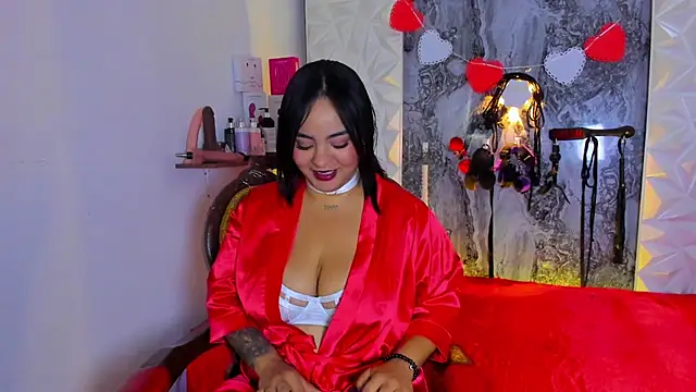 Snapshot of Luciana_r chatting on February 15, 2026, 1:32 pm Luciana r online show from February 15, 2026, 1:32 pm