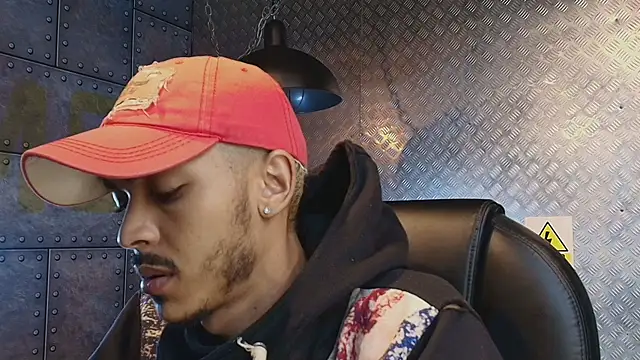 MarcusRain  online show from February 18, 2026, 3:26 am