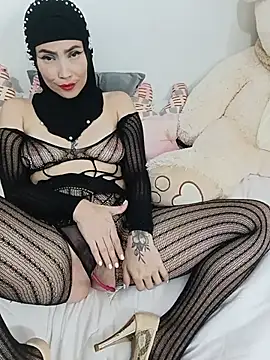 Snapshot of jamila_zair chatting on July 28, 2026, 4:50 pm jamila zair online show from July 28, 2026, 4:50 pm