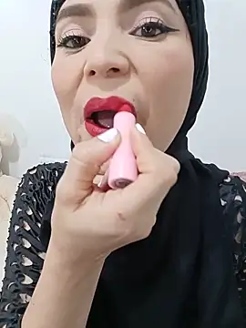 Snapshot of jamila_zair chatting on June 12, 2026, 1:20 pm jamila zair online show from June 12, 2026, 1:20 pm