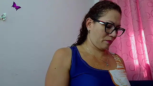 Snapshot of TifanyQueen_ chatting on September 23, 2025, 2:13 pm TifanyQueen  online show from September 23, 2025, 2:13 pm