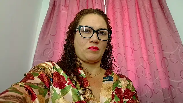 Snapshot of TifanyQueen_ chatting on September 12, 2025, 3:12 pm TifanyQueen  online show from September 12, 2025, 3:12 pm