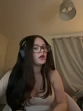 cherryrosealiee online show from February 3, 2026, 11:21 pm