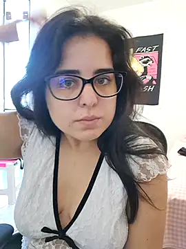 CutteGirl99 online show from September 25, 2025, 2:01 pm