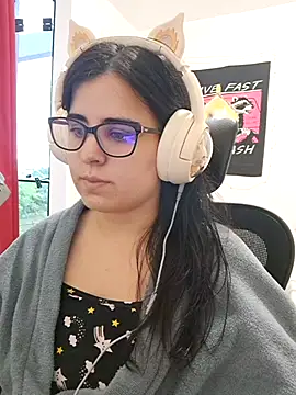 CutteGirl99 online show from October 20, 2025, 8:20 pm