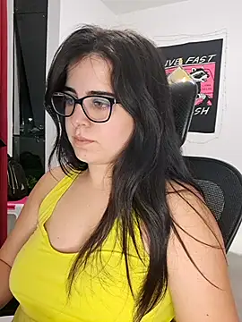 CutteGirl99 online show from October 17, 2025, 12:14 am