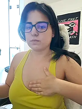 CutteGirl99 online show from September 10, 2025, 6:07 pm