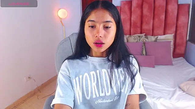 Milaa Star  online show from October 11, 2025, 3:40 am