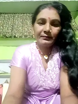 Snapshot of ZIVAA chatting on June 24, 2026, 6:39 pm ZIVAA online show from June 24, 2026, 6:39 pm