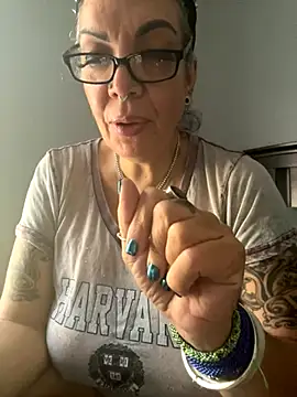 dieseldame1313 online show from November 13, 2025, 8:35 pm