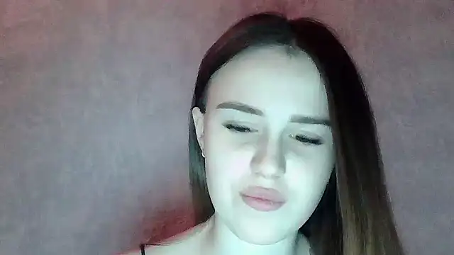 SweetLoraa online show from March 6, 2026, 5:19 pm