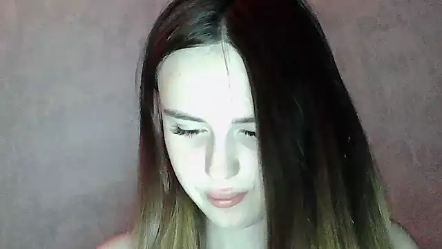 Snapshot of SweetLoraa chatting on July 14, 2026, 2:05 am SweetLoraa online show from July 14, 2026, 2:05 am