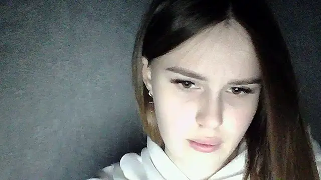 SweetLoraa online show from February 10, 2026, 4:28 pm