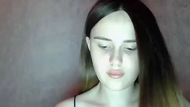 Snapshot of SweetLoraa chatting on July 6, 2026, 12:28 am SweetLoraa online show from July 6, 2026, 12:28 am