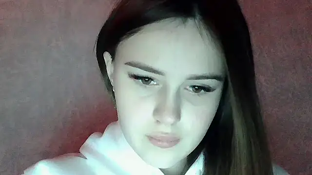 SweetLoraa online show from February 6, 2026, 4:03 pm