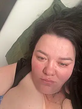 SunnyLeila2101 online show from November 5, 2025, 5:43 am