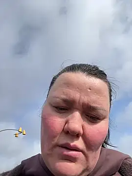 SunnyLeila2101 online show from April 11, 2026, 6:10 am