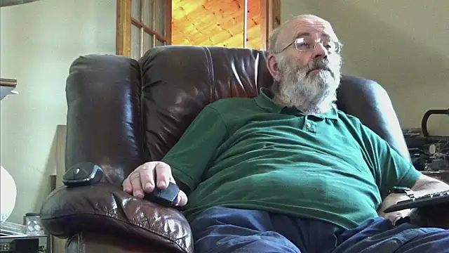 janzer13 online show from October 31, 2025, 2:35 pm