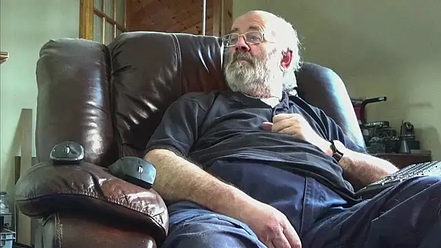 janzer13 online show from February 12, 2026, 2:17 pm