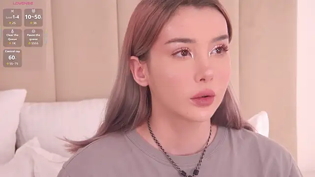 Nesolla online show from December 14, 2025, 10:15 pm