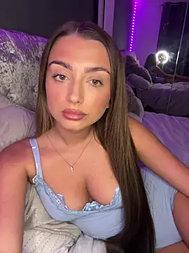 ellariverss online show from August 6, 2026, 2:39 am
