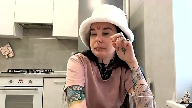 HighelikeGirl online show from March 17, 2026, 6:27 am