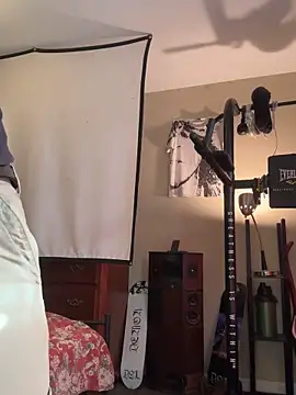 KeYBuMp323 online show from November 23, 2025, 4:06 pm