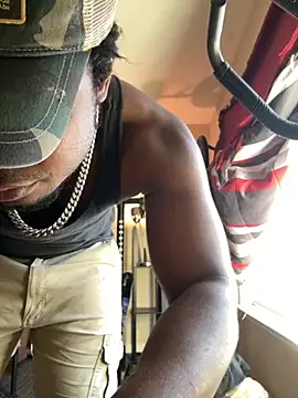 KeYBuMp323 online show from November 1, 2025, 2:22 pm