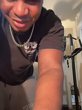 Snapshot of KeYBuMp323 chatting on January 18, 2026, 3:43 am KeYBuMp323 online show from January 18, 2026, 3:43 am