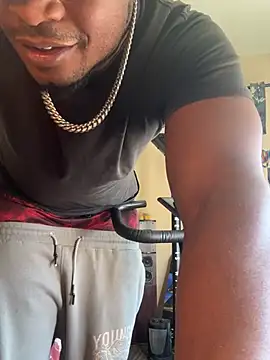 Snapshot of KeYBuMp323 chatting on February 1, 2026, 3:32 pm KeYBuMp323 online show from February 1, 2026, 3:32 pm