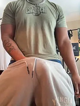 Snapshot of KeYBuMp323 chatting on February 27, 2026, 4:40 pm KeYBuMp323 online show from February 27, 2026, 4:40 pm