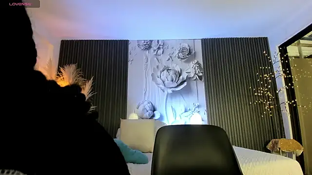 MichellePreston online show from February 19, 2026, 12:02 pm