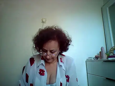 Snapshot of Julia54391 chatting on September 14, 2025, 6:58 am Julia54391 online show from September 14, 2025, 6:58 am