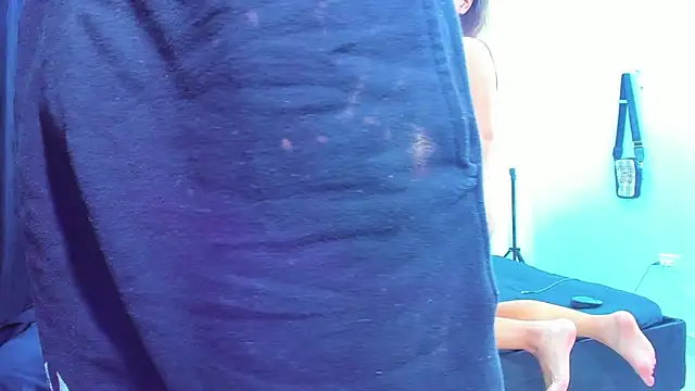 dereck and julie online show from December 2, 2025, 1:17 am