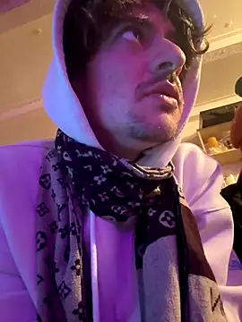 Snapshot of hottest23 chatting on December 15, 2025, 8:47 pm hottest23 online show from December 15, 2025, 8:47 pm