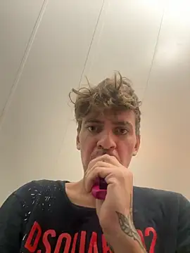 Snapshot of hottest23 chatting on November 11, 2025, 11:27 am hottest23 online show from November 11, 2025, 11:27 am