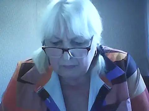 Alexia64231 online show from May 7, 2026, 11:46 am