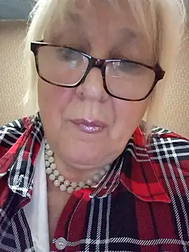 Alexia64231 online show from November 5, 2025, 3:48 pm