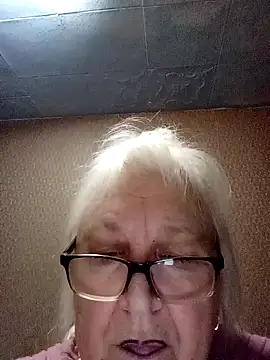 Alexia64231 online show from November 13, 2025, 8:24 pm