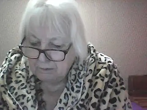 Alexia64231 online show from October 18, 2025, 3:52 am