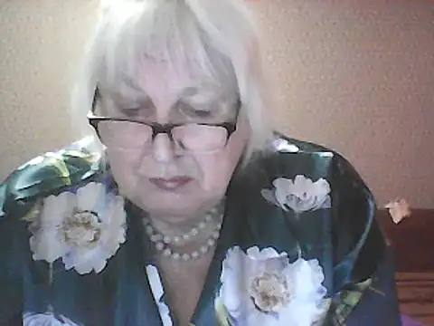 Alexia64231 online show from October 20, 2025, 4:14 am