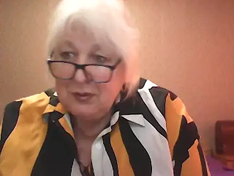 Alexia64231 online show from October 13, 2025, 1:23 pm