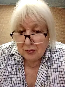 Alexia64231 online show from November 25, 2025, 4:02 am