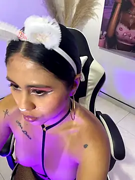 LuluMonroe Eup online show from October 19, 2025, 3:42 am