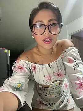 LuluMonroe Eup online show from March 21, 2026, 2:13 am